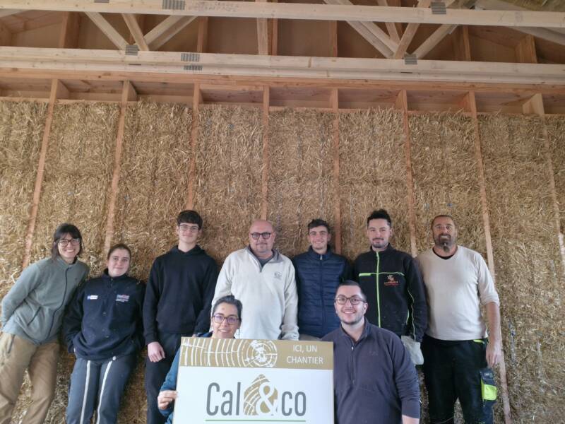 Lancement de la construction des bureaux de Cal & Co, adhérent ÉCHOBAT, avec une formation sur chantier